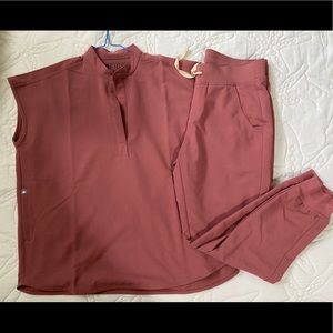 Figs mauve scrub set